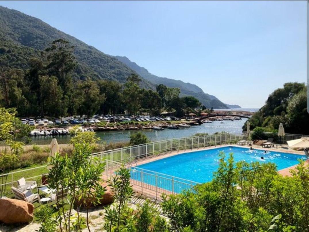 ホテル Le Marina Porto  エクステリア 写真